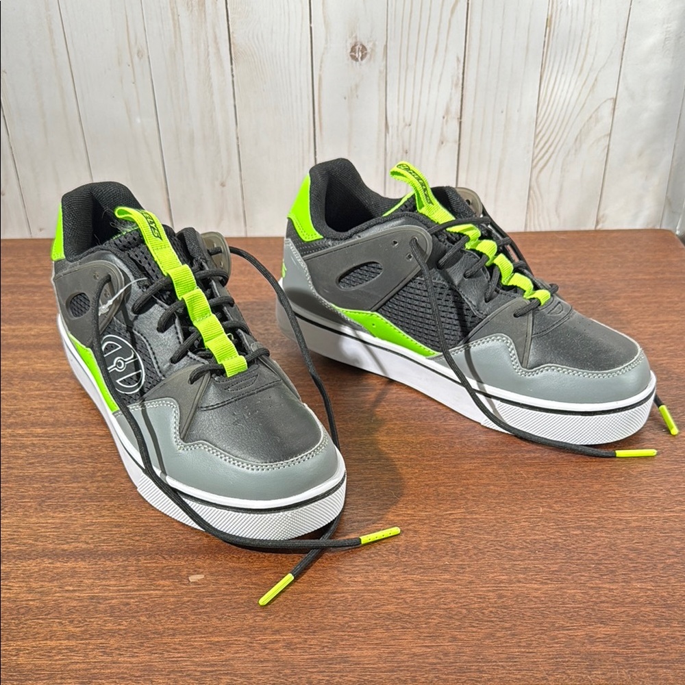 Youth 6 Heelys Sneakers NWOT